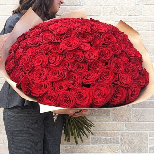 Букет из 151 розы, артикул F23166 - 45900 рублей, доставка по городу. Flawery - доставка цветов