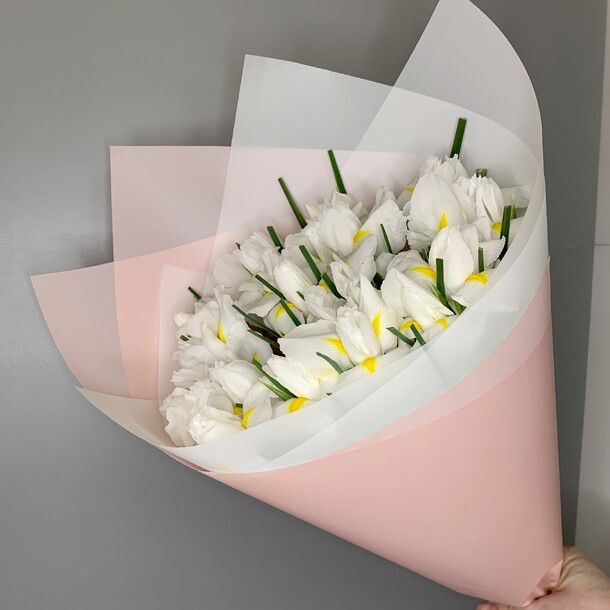 Ирисы белые 21, артикул F1183775 - 4580 рублей, доставка по городу. Flawery - доставка цветов