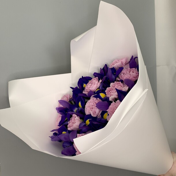 Диантусы и ирисы💕, артикул F1205622 - 5300 рублей, доставка по городу. Flawery - доставка цветов