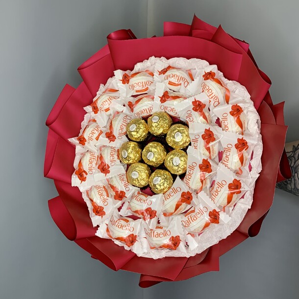 Raffaello и ferrero rocher ❤️, артикул F1306027 - 5235 рублей, доставка по городу. Flawery - доставка цветов