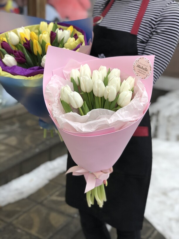 Букет тюльпанов, артикул F1093680 - 3500 рублей, доставка по городу. Flawery - доставка цветов