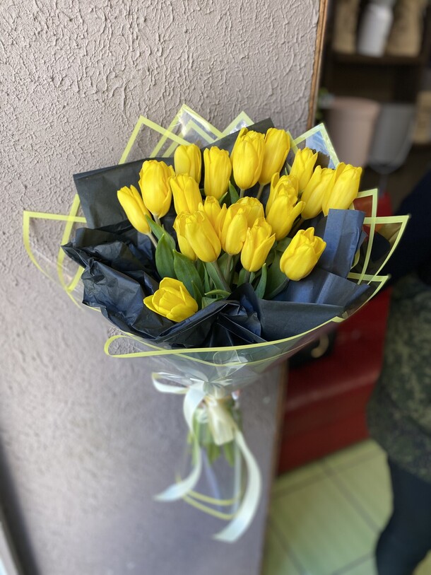 Солнечные тюльпаны, артикул F1103048 - 3990 рублей, доставка по городу. Flawery - доставка цветов