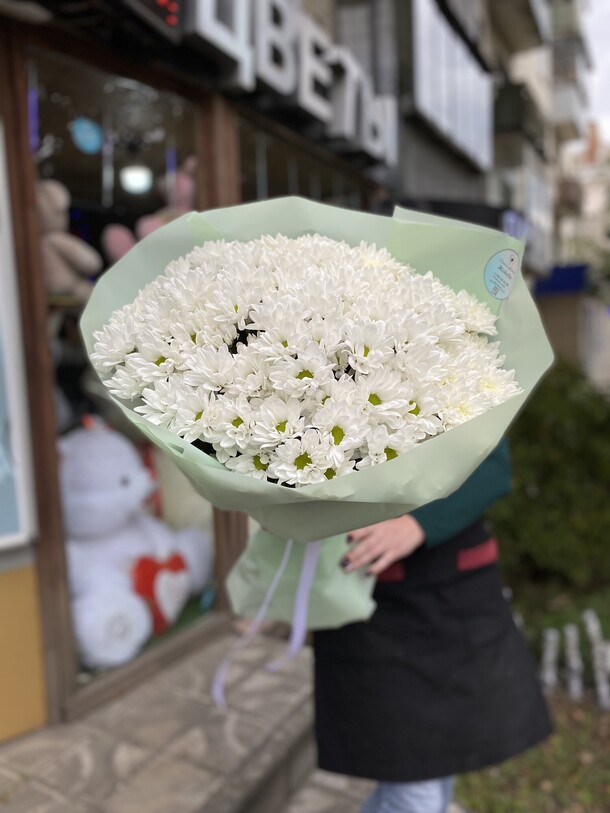 Букет хризантем, артикул F1141011 - 7900 рублей, доставка по городу. Flawery - доставка цветов