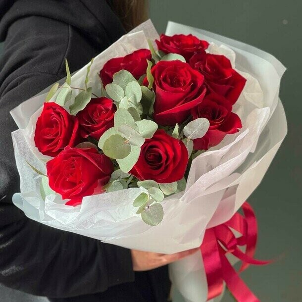 Букет красных роз, артикул F1202347 - 5600 рублей, доставка по городу. Flawery - доставка цветов