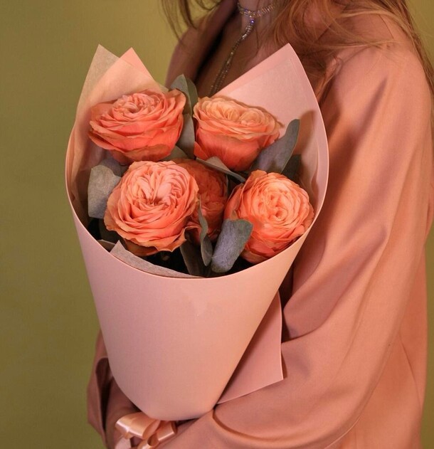 Букет пионовидных роз, артикул F1245361 - 3400 рублей, доставка по городу. Flawery - доставка цветов