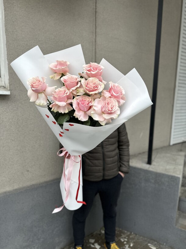 Букет гигант из роз, артикул F1253745 - 5300 рублей, доставка по городу. Flawery - доставка цветов