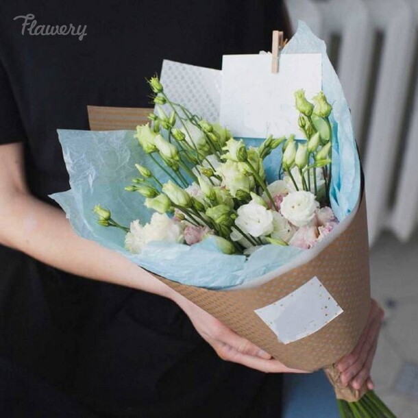 Эустома в упаковке, артикул F44249 - 4850 рублей, доставка по городу. Flawery - доставка цветов