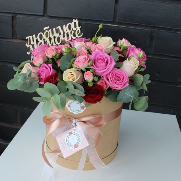 Коробка с розами для мамы, артикул F58105 - 6290 рублей, доставка по городу. Flawery - доставка цветов