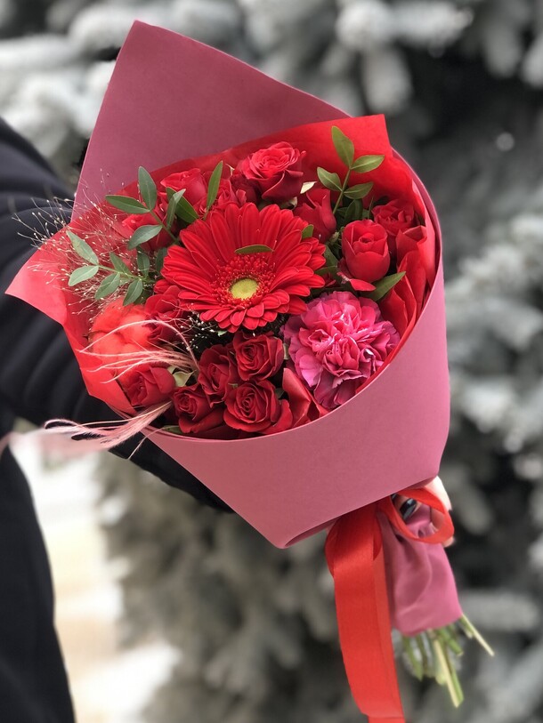 Букет «красота», артикул F1255440 - 3000 рублей, доставка по городу. Flawery - доставка цветов