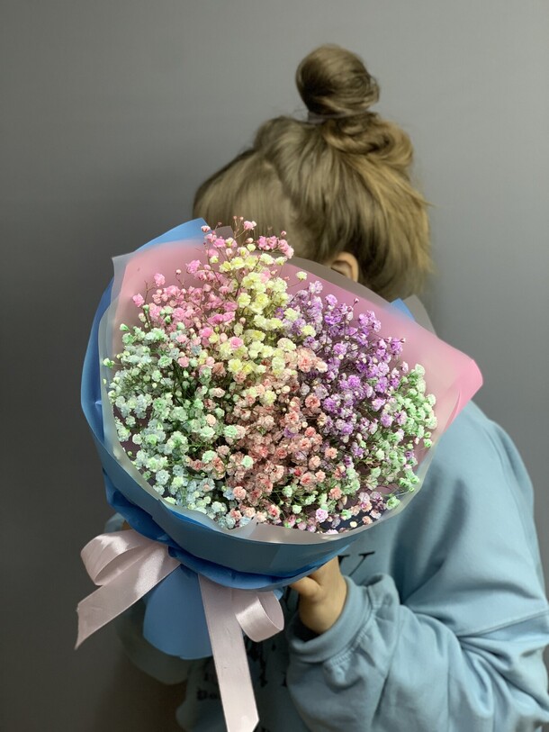 Букет из радужной гипсофилы, артикул F1290753 - 3000 рублей, доставка по городу. Flawery - доставка цветов