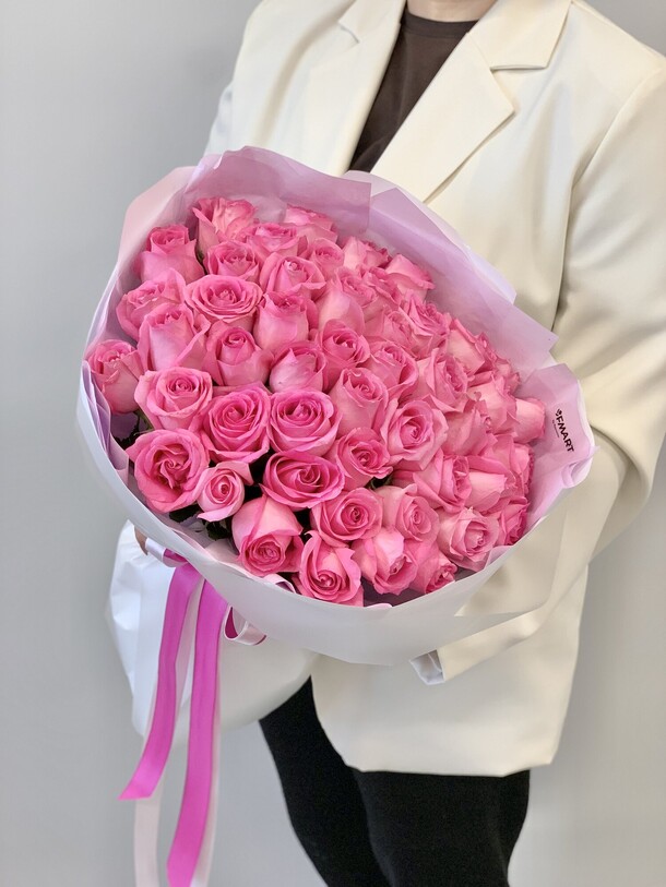 Букет из 51 розы, артикул F1304635 - 12000 рублей, доставка по городу. Flawery - доставка цветов