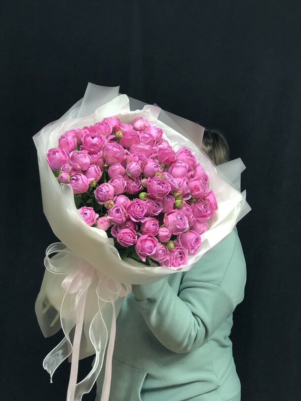 Букет из пионовидных роз, артикул F1404703 - 15900 рублей, доставка по городу. Flawery - доставка цветов