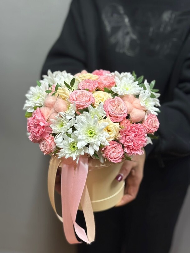 Цилиндр «прелесть», артикул F36567 - 4000 рублей, доставка по городу. Flawery - доставка цветов