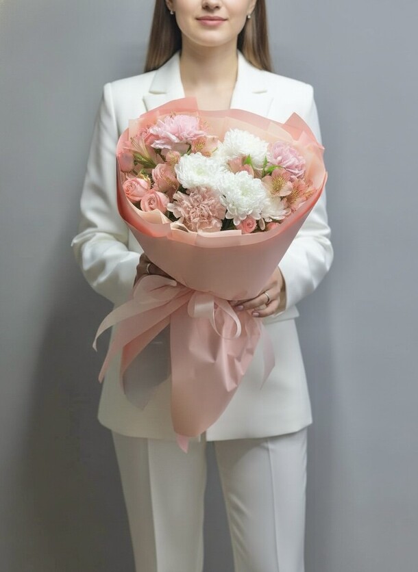 Букет радостный, артикул F40179 - 4590 рублей, доставка по городу. Flawery - доставка цветов