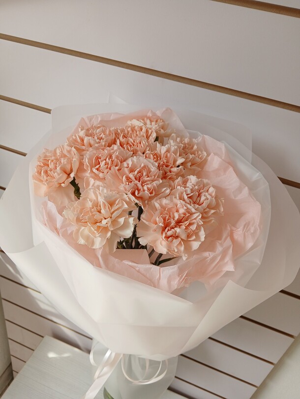 Букет из кремовых диантусов, артикул F1416273 - 2600 рублей, доставка по городу. Flawery - доставка цветов