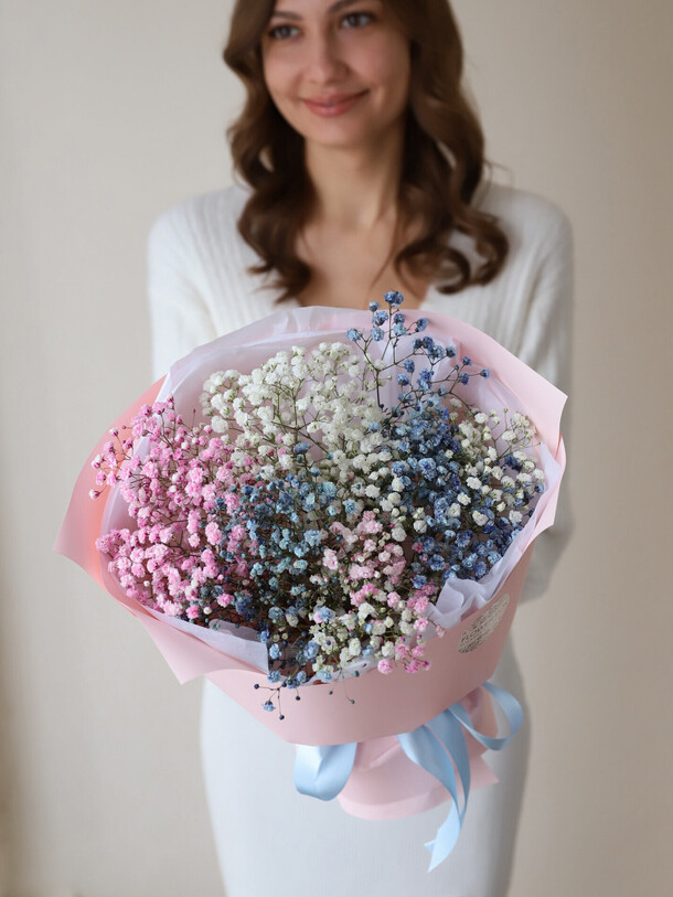 Гипсофила радужная в розовом оформлении (3 шт), артикул F1402869 - 1600 рублей, доставка по городу. Flawery - доставка цветов