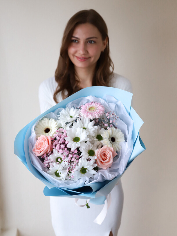 Букет с гипсофилой, артикул F1404156 - 3650 рублей, доставка по городу. Flawery - доставка цветов