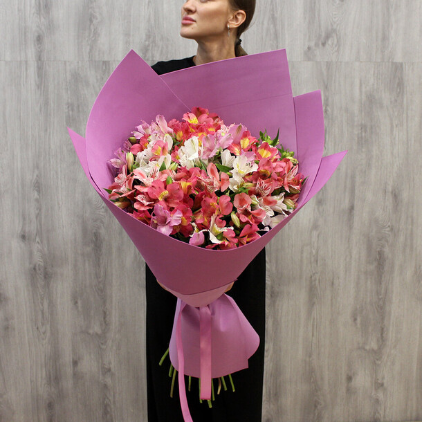 Букет из 25 альстромерий, артикул F1292408 - 4670 рублей, доставка по городу. Flawery - доставка цветов