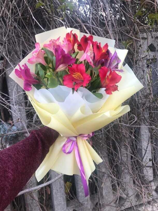 Альстромерия xs, артикул F1111339 - 2990 рублей, доставка по городу. Flawery - доставка цветов