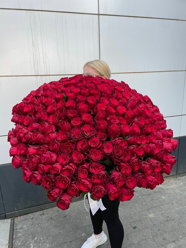 Вип розы 201, артикул F1229189 - 95000 рублей, доставка по городу. Flawery - доставка цветов