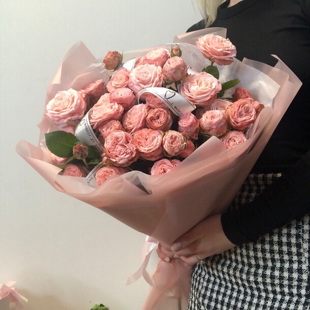 Роскошные пионовидные розы, артикул F1405579 - 13550 рублей, доставка по городу. Flawery - доставка цветов