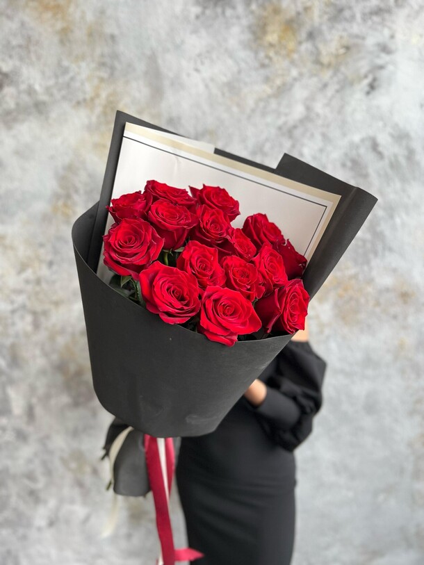 Букет «горячий шик», артикул F1231044 - 7590 рублей, доставка по городу. Flawery - доставка цветов