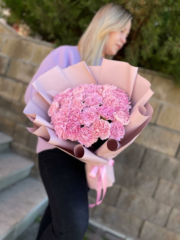 Букет из диантусов, артикул F1355960 - 3967 рублей, доставка по городу. Flawery - доставка цветов