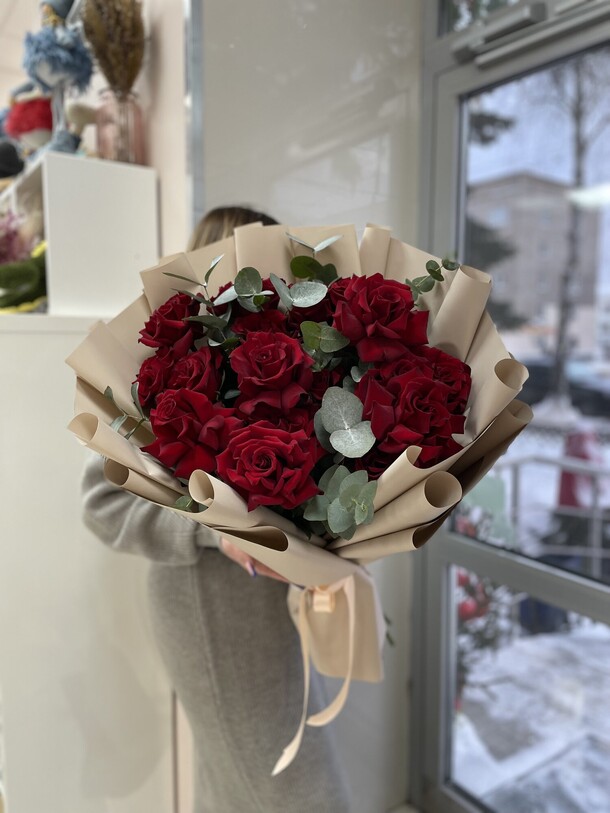 Букет «изящный» из роз, артикул F1427645 - 5909 рублей, доставка по городу. Flawery - доставка цветов