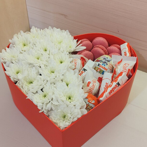 Нежность со сладостями, артикул F1085241 - 5842 рублей, доставка по городу. Flawery - доставка цветов