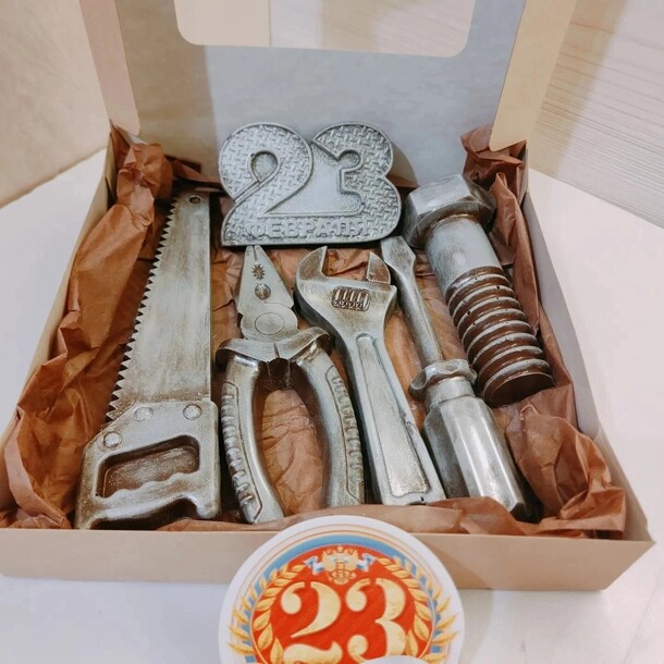 Шоколадные инструменты, артикул F1098869 - 2189 рублей, доставка по городу. Flawery - доставка цветов