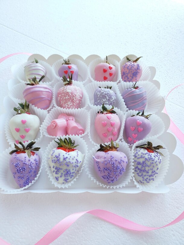 Клубничная симфония, артикул F1118996 - 3619 рублей, доставка по городу. Flawery - доставка цветов