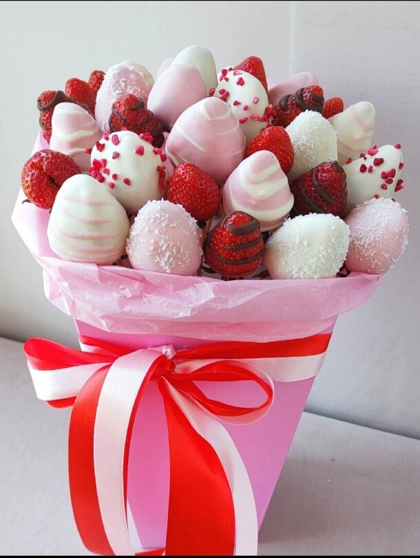 Клубника для души, артикул F1172196 - 4290 рублей, доставка по городу. Flawery - доставка цветов