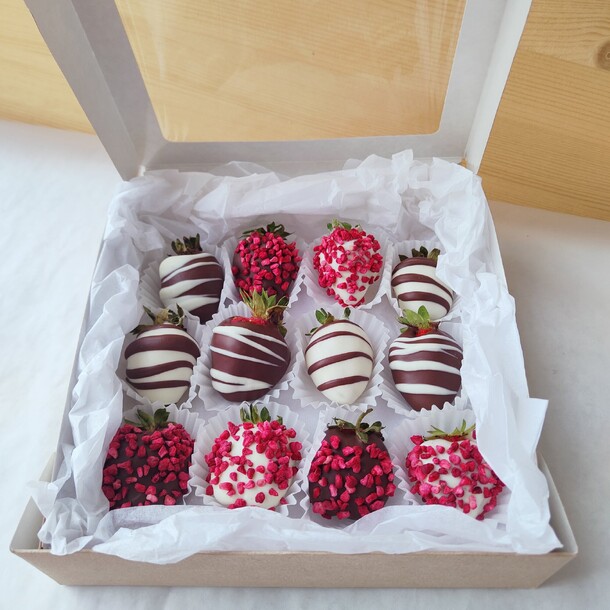 Клубничка 12шт, артикул F1306656 - 3190 рублей, доставка по городу. Flawery - доставка цветов