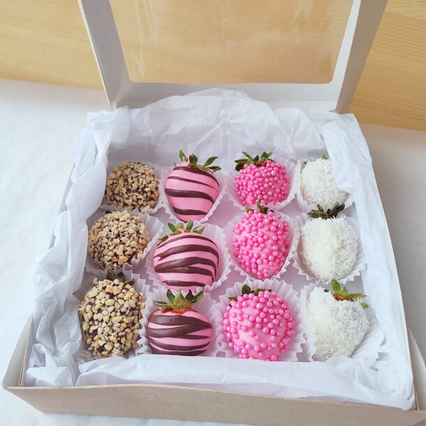 Клубника 12шт, артикул F1306657 - 3619 рублей, доставка по городу. Flawery - доставка цветов