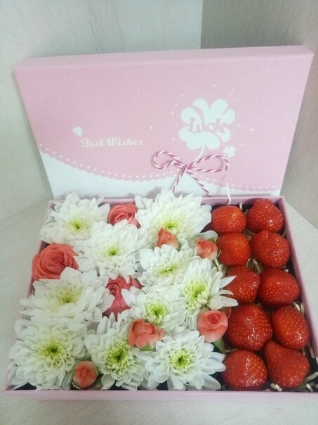 Коробочка с клубникой, артикул F36371 - 2739 рублей, доставка по городу. Flawery - доставка цветов