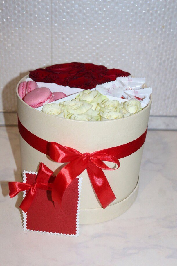 4 сектора, артикул F36384 - 9174 рублей, доставка по городу. Flawery - доставка цветов