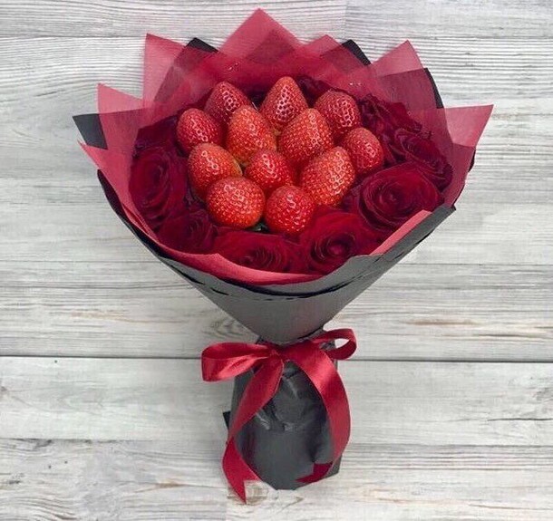 Клубничная страсть, артикул F36385 - 7052 рублей, доставка по городу. Flawery - доставка цветов