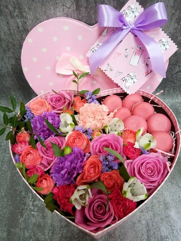 Яркое сердечко, артикул F39462 - 8229 рублей, доставка по городу. Flawery - доставка цветов