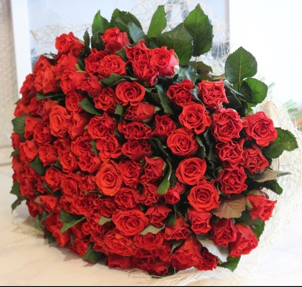 101 кружевная роза, артикул F56174 - 24743 рублей, доставка по городу. Flawery - доставка цветов