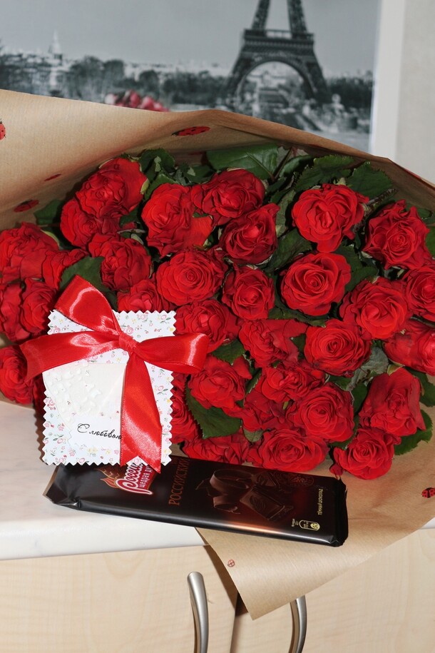 39 кружевных роз, артикул F58776 - 10102 рублей, доставка по городу. Flawery - доставка цветов