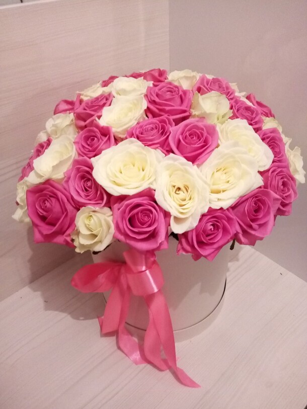 55 микс в шляпной коробке, артикул F63796 - 11990 рублей, доставка по городу. Flawery - доставка цветов