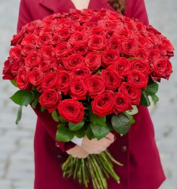 75 красных роз, артикул F1116199 - 13500 рублей, доставка по городу. Flawery - доставка цветов