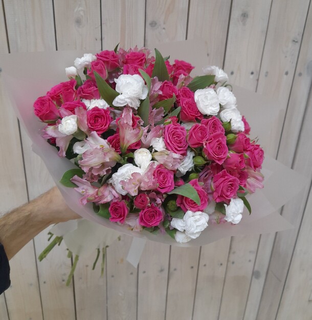 Букет микс "siena", артикул F1231910 - 9000 рублей, доставка по городу. Flawery - доставка цветов