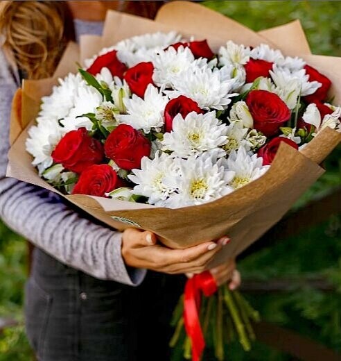 Букет "ассорти", артикул F1334402 - 9166 рублей, доставка по городу. Flawery - доставка цветов