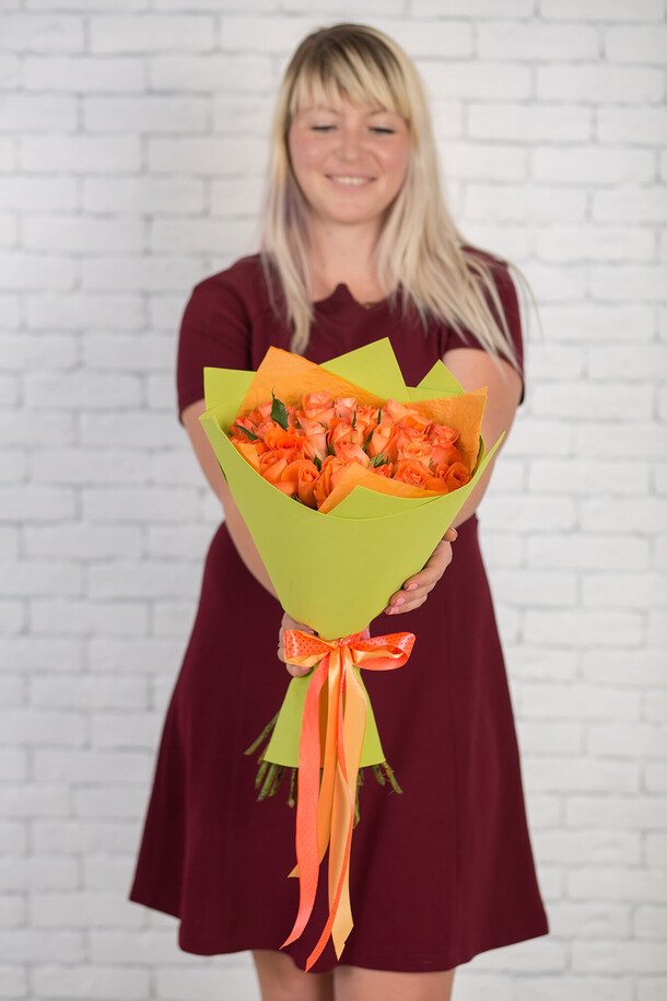 Букет роз, артикул F1113864 - 6784 рублей, доставка по городу. Flawery - доставка цветов