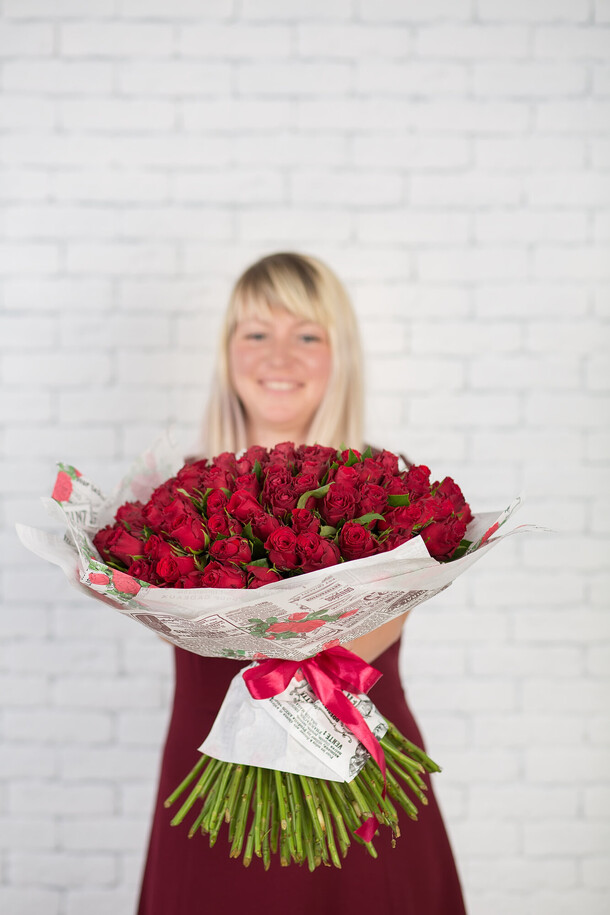 Букет 101 роза, артикул F1114035 - 15730 рублей, доставка по городу. Flawery - доставка цветов