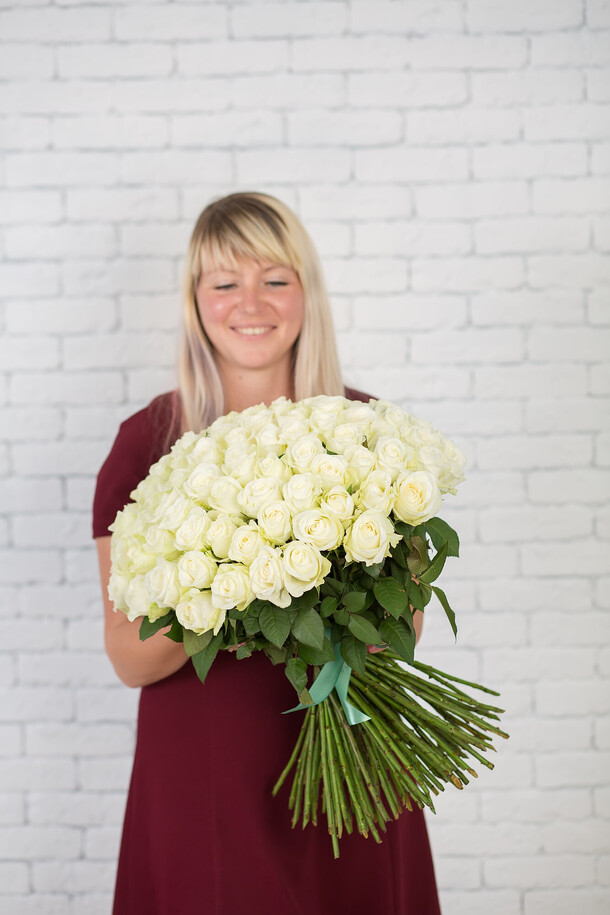 Букет 101 роза, артикул F1114059 - 20735 рублей, доставка по городу. Flawery - доставка цветов