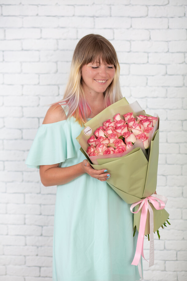 Букет роз, артикул F1189570 - 5990 рублей, доставка по городу. Flawery - доставка цветов