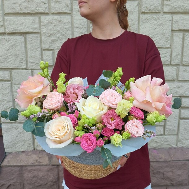 Цветы в корзине "романтика", артикул F1293246 - 11475 рублей, доставка по городу. Flawery - доставка цветов