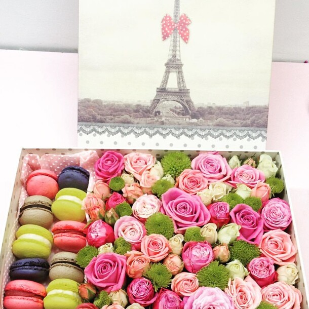 Розы и сладости "хочу в париж !", артикул F70521 - 13650 рублей, доставка по городу. Flawery - доставка цветов